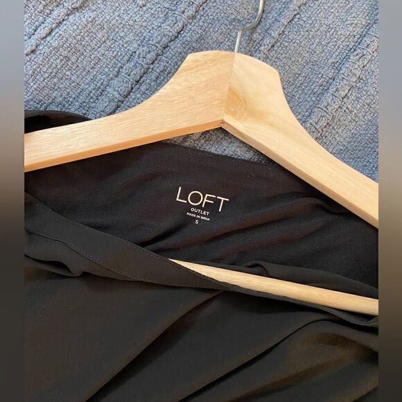 Black LOFT blouse with sleeve detail - Picture 4 of 4